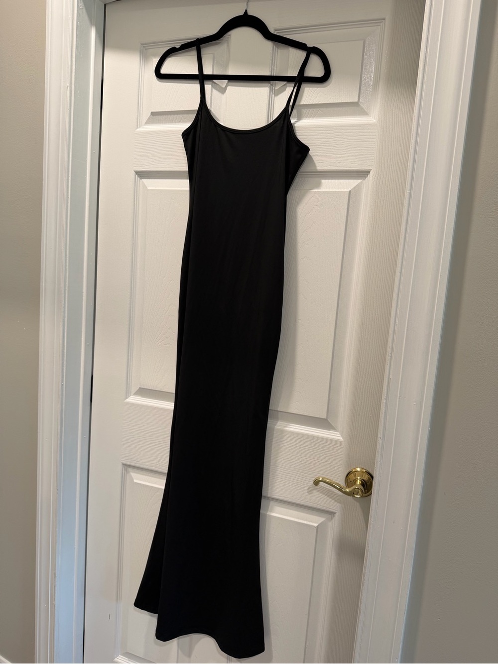 Sleek Black Spaghetti-Strap Maxi Dress